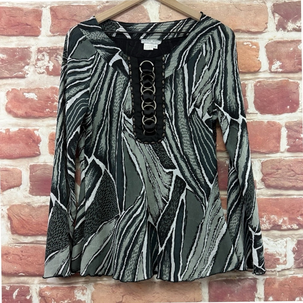 Alberto Makali Top Women's M Gray Black Abstract Metal Ring Accent Casual Shirt